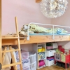 「ピンク色の漆喰がかわいい子供部屋」の画像です。